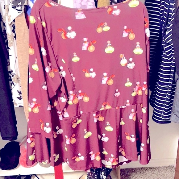 Peplum top from Gwynnie Bee. - Picture 3 of 3